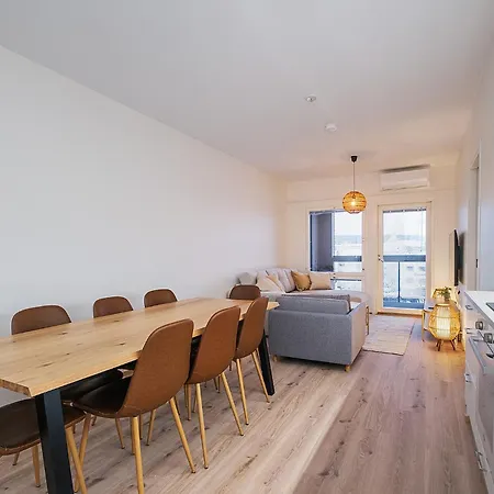 Brand New 2bdr With Private Sauna דירה *