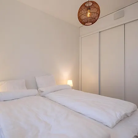 Brand New 2bdr With Private Sauna 罗瓦涅米